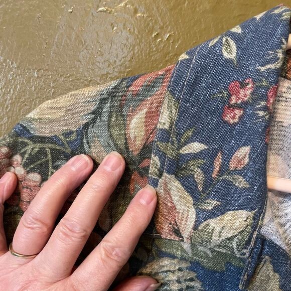 Vintage Norm Thompson size large floral denim jacket. - Picture 6 of 6